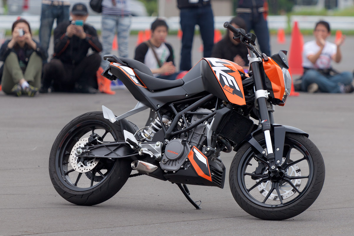 KTM 125 DUKE デモ走行_b0213320_21441394.jpg