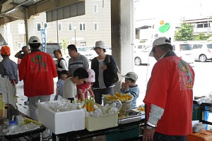 福島県JAあいづ「まんま~じゃ」へ出張販売!_c0141652_1793688.jpg