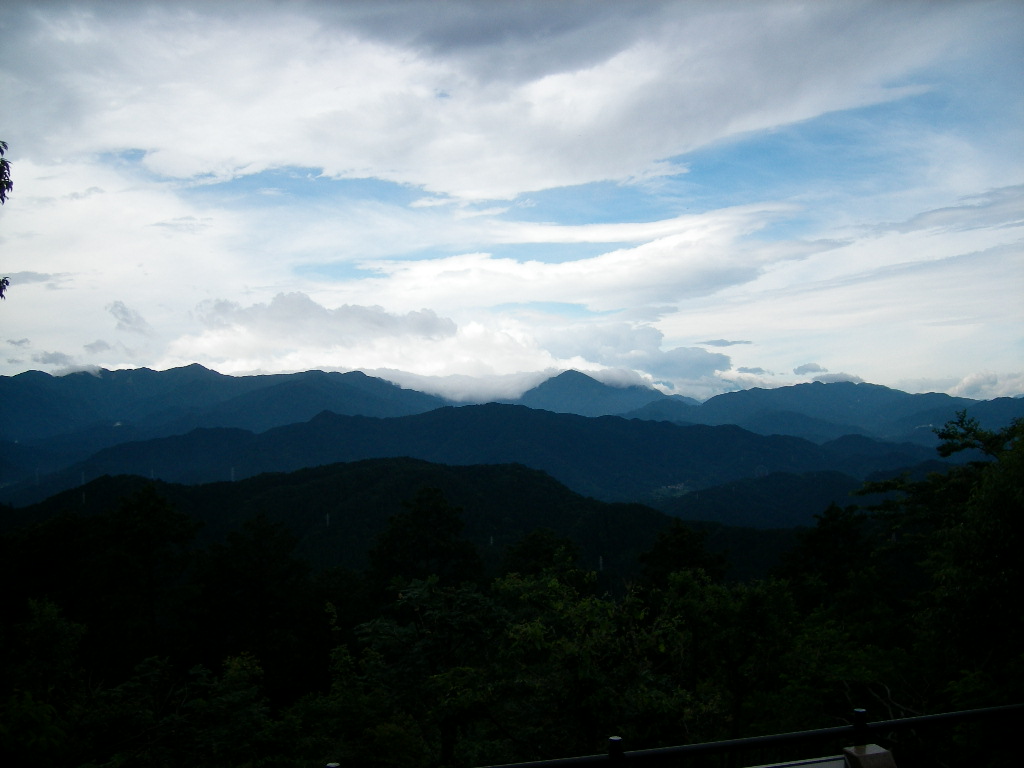 高尾山・陣馬山・浅間峠スロー!ハイク_c0194523_0474630.jpg