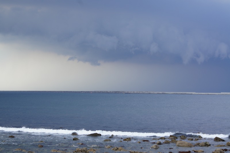 青空と雨雲の海景色_a0122932_22551537.jpg