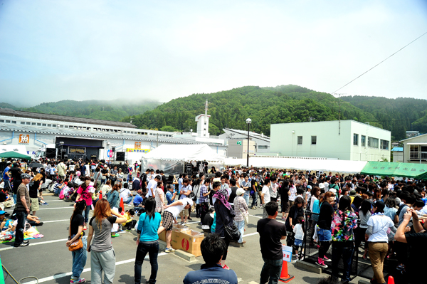 POWER STOCK IN 宮古市魚菜市場駐車場_c0213667_4571074.jpg