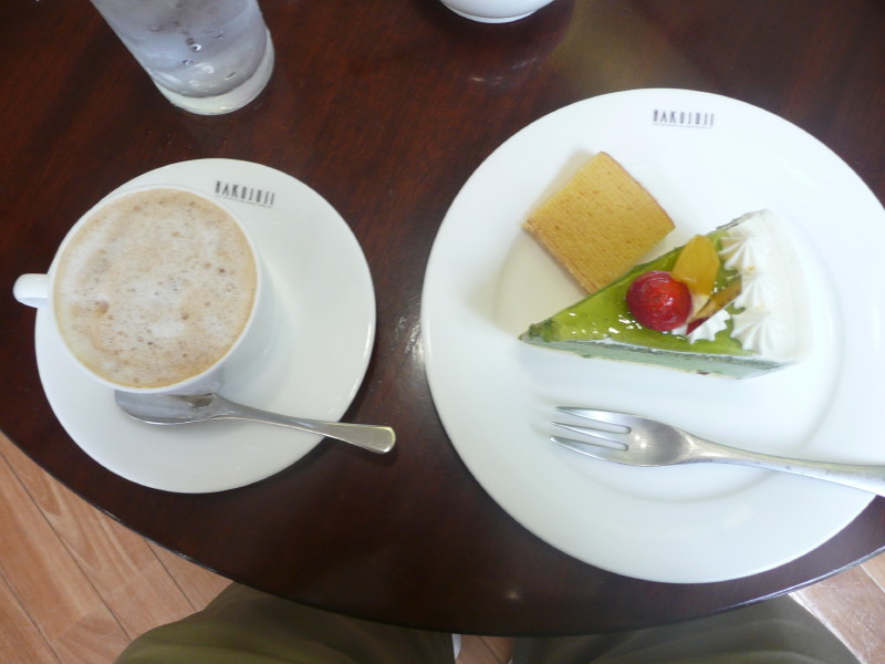 白十字でケーキセット on 2011-6-22_b0118987_650766.jpg