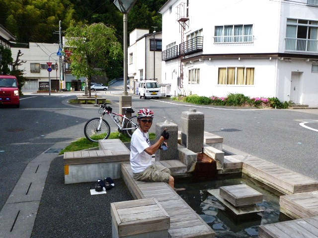 温海温泉の足湯_d0039111_1715515.jpg