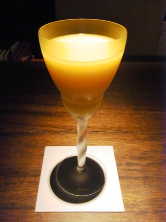 バカラで埋め尽くされた「B bar Umeda」_a0138976_21452760.jpg
