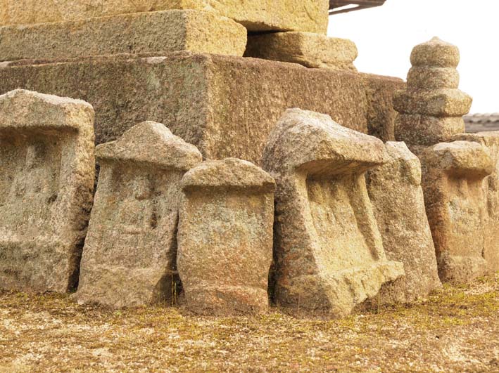 廃少菩提寺の多宝石塔　　　　　　滋賀県・甲賀市甲西町_d0149245_8525473.jpg