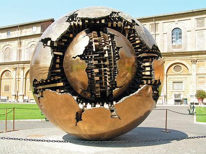 バチカンとWTCの彫刻 Sphere の類似性と311  by そら_c0139575_22383615.jpg