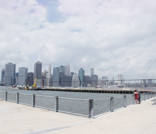 夏のニューヨークにピッタリなBrooklyn Bridge Parkの桟橋公園(ピア1、ピア6)_b0007805_22562275.jpg