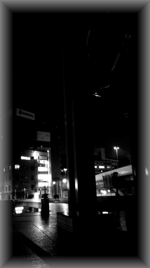 深夜2時過ぎ、F-09Cで写真を撮りながら街を歩く_c0060143_0135679.jpg