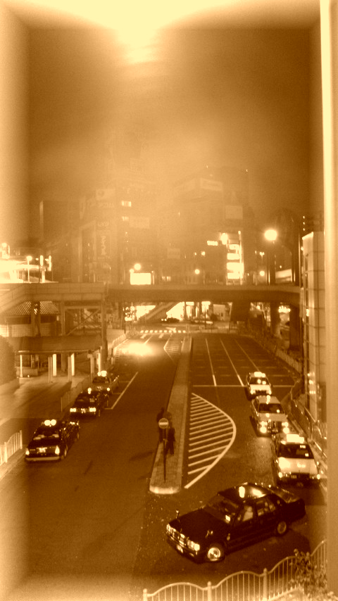深夜2時過ぎ、F-09Cで写真を撮りながら街を歩く_c0060143_0141797.jpg
