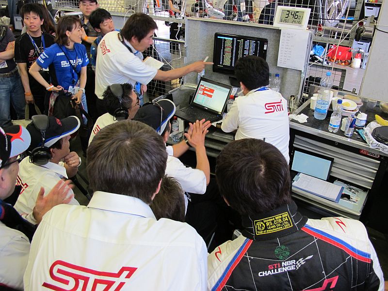 スバル「WRX」 2011年ニュルブルクリンク24時間レース初優勝!_f0076731_1955914.jpg