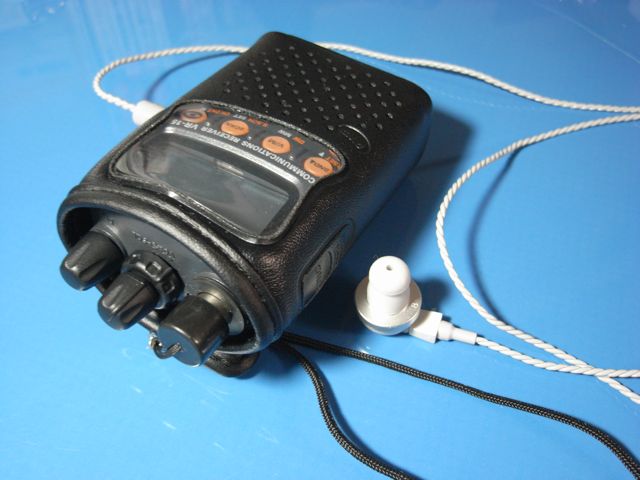 広帯域受信機 VR-150(ラジオ放送対応) : 山道歩き