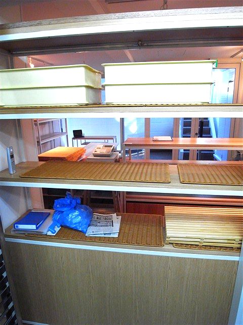 まだまだ空っぽの箱ですが。_c0116714_1345075.jpg