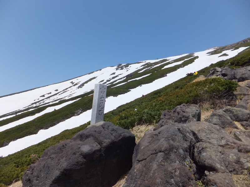 【登山記】残雪の御嶽山_c0057221_0541675.jpg