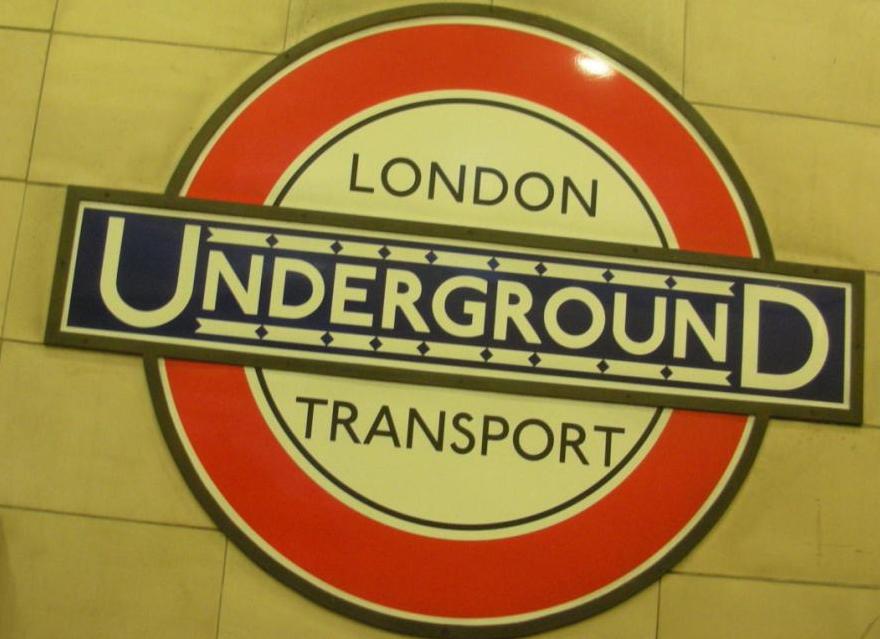 ロンドン地下鉄の字体デザインをした日本人_a0123372_1133334.jpg