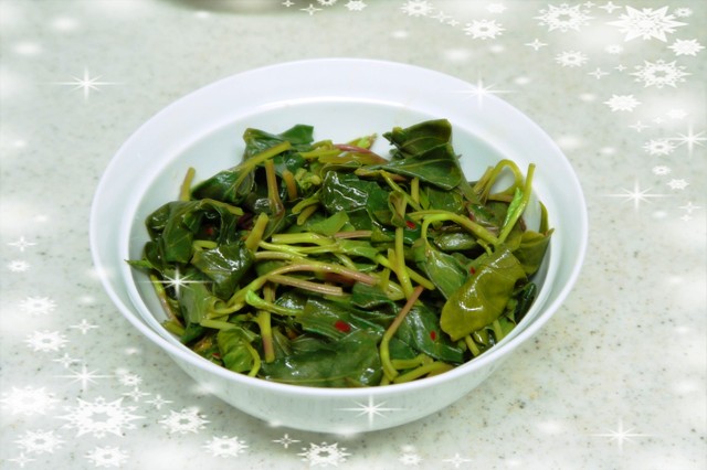 涼拌魚腥草(どくだみの和え物)_f0138875_10334621.jpg