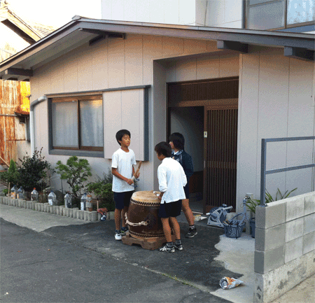 e0203037_235418.gif