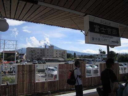 今日限りの富士山麓の風景_f0030574_0541084.jpg