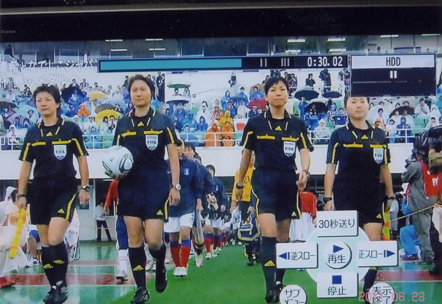 暁FC女子部　梶山芙紗子さん　FIFA女子国際審判員としてデビュー_e0167810_151843.jpg