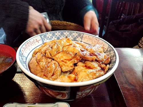 ちょっとマイブーム 野沢温泉・新屋の焼き鳥丼_c0092877_16483797.jpg