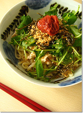 鶏ささみと三つ葉と梅肉の冷麺 にこにこジャム