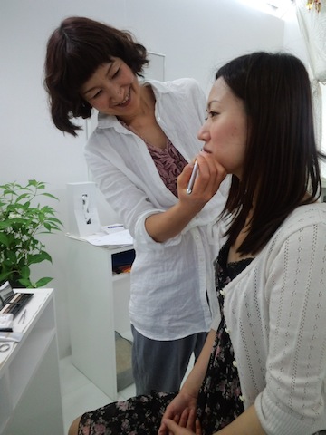 カラー診断 & 顔分析&メイクレッスンの日_d0241780_2261855.jpg