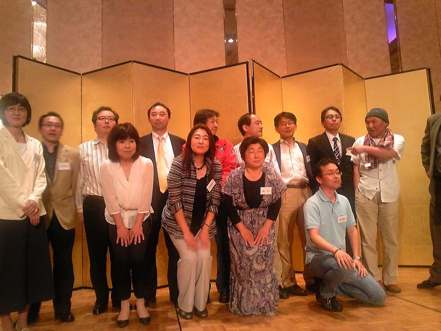 皆様お疲れ様です 手探り状態の中 先ずはあるだけぇ 八王子市立打越中学校2期生 八王子市立由井中学校29期生の中に在りて 憎まれっ子世に憚る 皆様お疲れ様です 手探り状態の中 先ずはあるだけぇ 八王子市立打越中学校2期生 八王子市立由井中学校29期生の中に在りて 憎まれっ子世に憚る