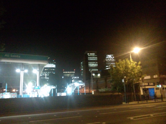 最高の日曜日♪ヾ(^▽^)ノfrom WATERLOO LONDON 今日も終電だよ〜って…帰れるかな?(^_^;)_b0032617_9381643.jpg