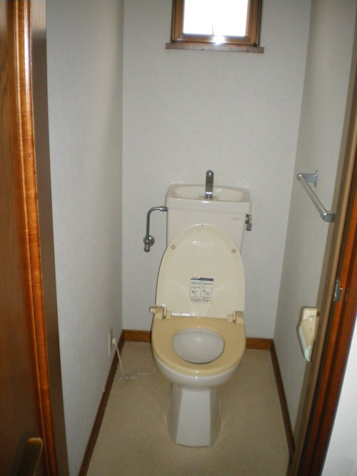 Y様邸トイレ取替え工事_d0125228_16523715.jpg