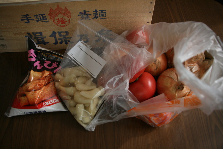 公陳丸ひまわりが咲いた..._b0060239_22474253.jpg