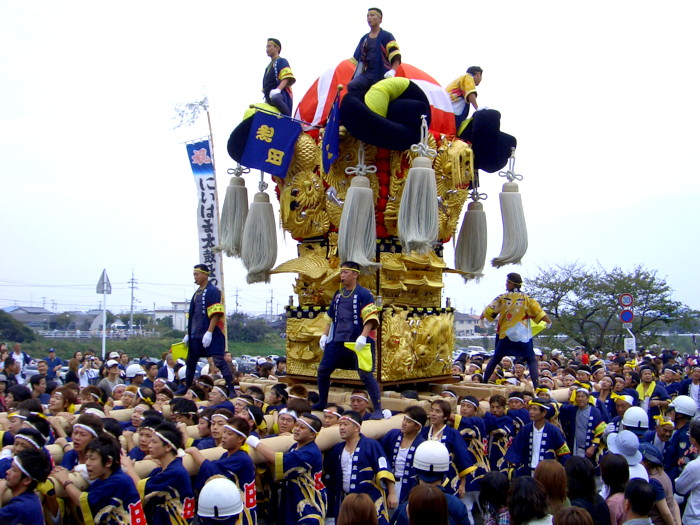 山根グランドに向かう池田太鼓台_f0085962_9153033.jpg