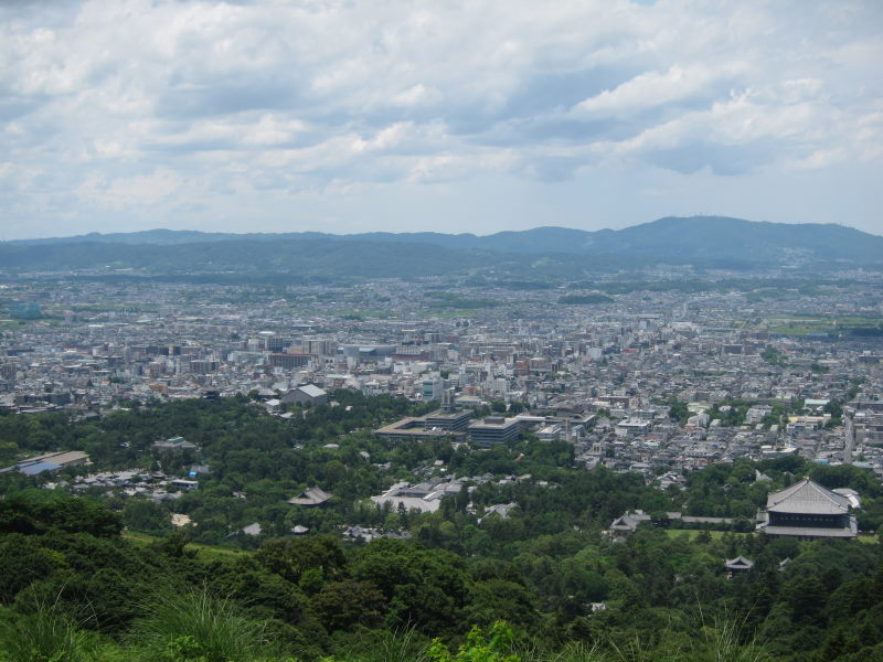 やっぱりここからの景色は最高！！静寂と透明感あふれる山道を行く－奈良・若草山_e0138081_19395342.jpg