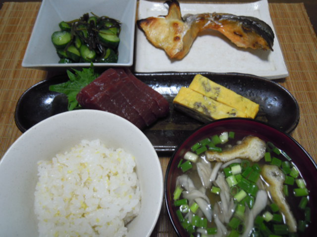 刺身定食_e0028505_22515343.jpg