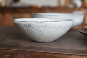 小野寺友子さんの器が入荷しました_e0205196_12352576.gif