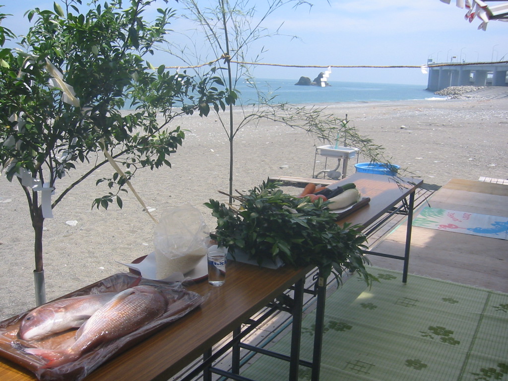 親不知海水浴場「海の祭典」が開かれました。_d0235898_141346.jpg
