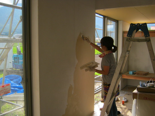 ブルメの家セルフ壁塗り_c0218716_1741439.jpg