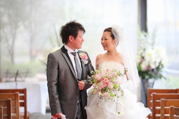 新郎新婦様からのメール 雨上がりの豆電球 Tyハーバーブルワリー様へ 一会 ウエディングの花