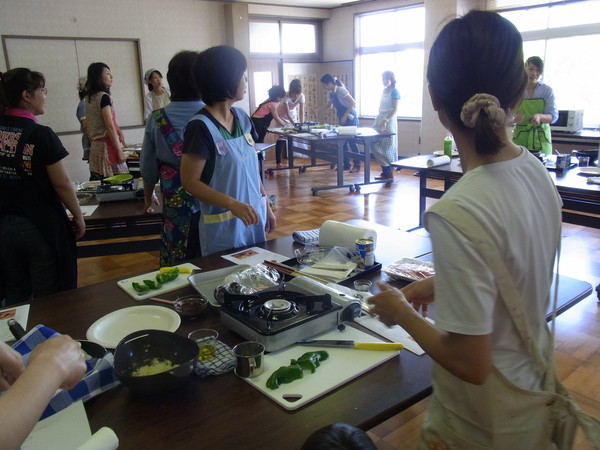 6月の「野菜大好きっ子になぁ～れ　料理教室」　開催_b0138882_8561733.jpg
