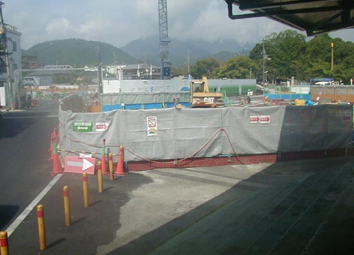 ●嵐山駅前の変化、その112(円形階段、駅舎から広場)_d0053294_1228619.jpg