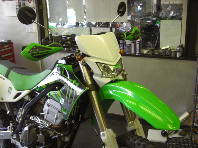 Dトラッカー LX250E ヘッドライプ フロントカウル アッパー KLX250