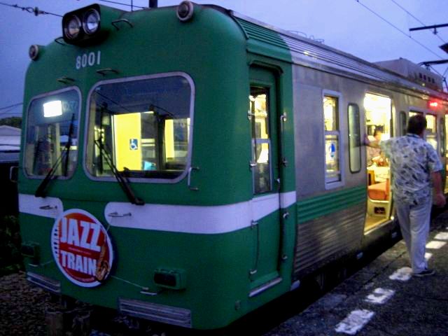 ノリノリ 岳鉄ジャズトレイン_b0093221_3174866.jpg