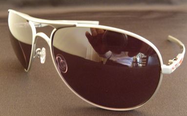 OAKLEYのDUCATIシリーズ新作のご紹介です!! by 甲府店_f0076925_1451127.jpg