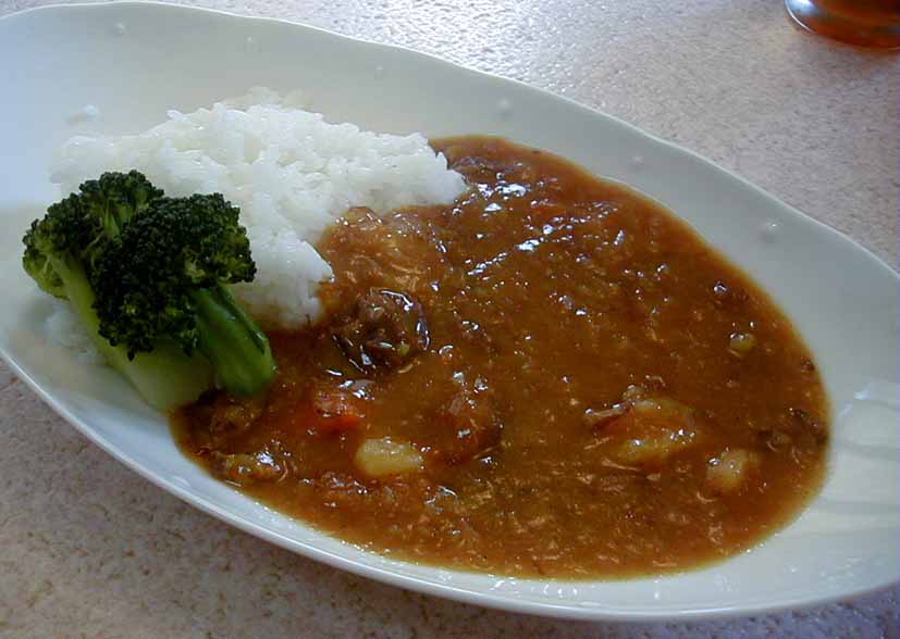 牛肉カレーだけど具が溶けて_e0126576_13293829.jpg