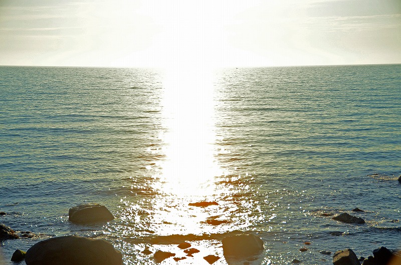 今日の夕方の海と鳥海山それに・・・・_f0121379_202929.jpg