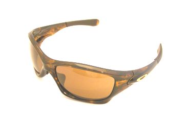 OAKLEY NEWモデル≪PITT BULL≫のご紹介です。 by 甲府店_f0076925_16134949.jpg