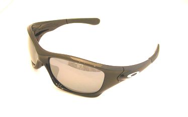 OAKLEY NEWモデル≪PITT BULL≫のご紹介です。 by 甲府店_f0076925_16151233.jpg