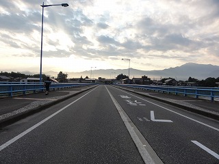朝夜が明けます_a0084753_8222013.jpg