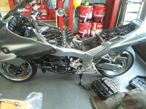 最近、カワサキZZR1100がブレイク!_a0163159_140363.jpg