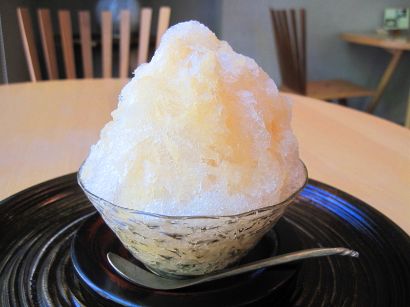 桃のかき氷 鎌倉 蕉雨庵 しょううあん ぶらり湘南