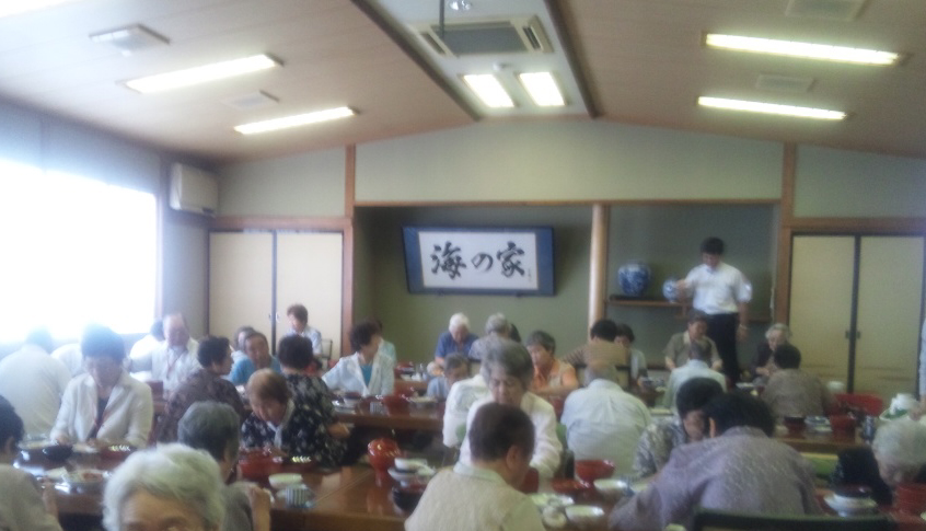 一人暮らし高齢者昼食会_d0240648_1641576.jpg