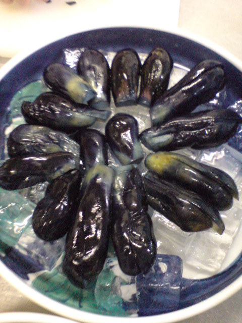 夏のお漬物「茄子漬け」。_d0182179_1675215.jpg